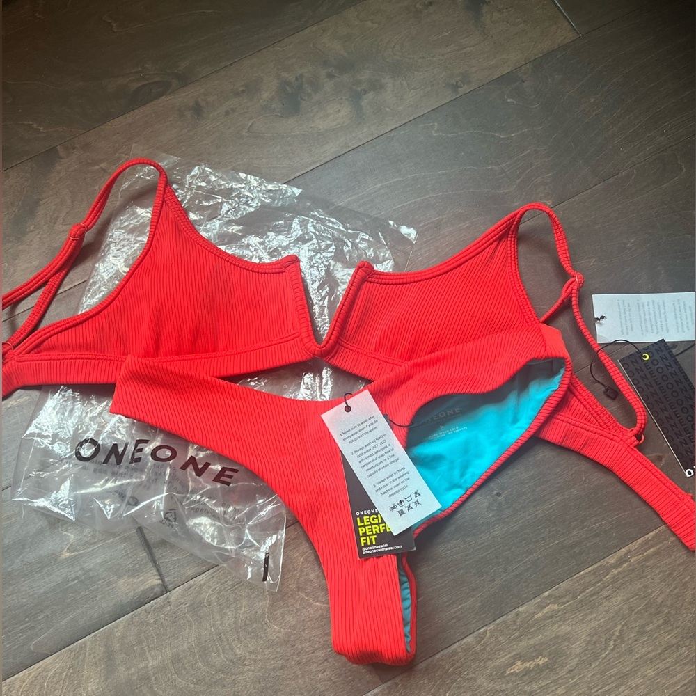 Oneone swim red ribbed bikini set size Small - Picture 3 of 4